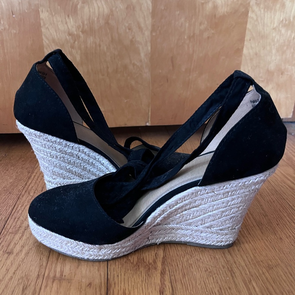 Black BRASH wedges size 9